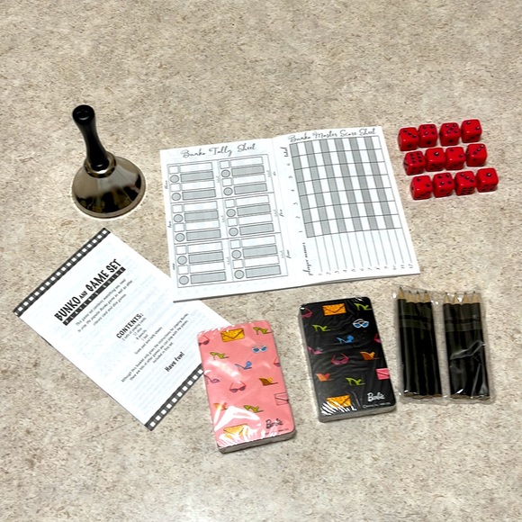 BNWT HALLMARK 45th ANNIVERSARY BARBIE BUNKO & GAME SET 2004 - Picture 6 of 10